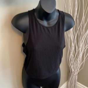 Black crop tank
